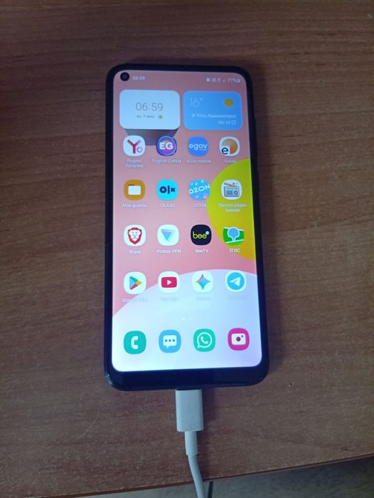 Samsung Galaxy A11 2/32 GB. Целый экран и NFC