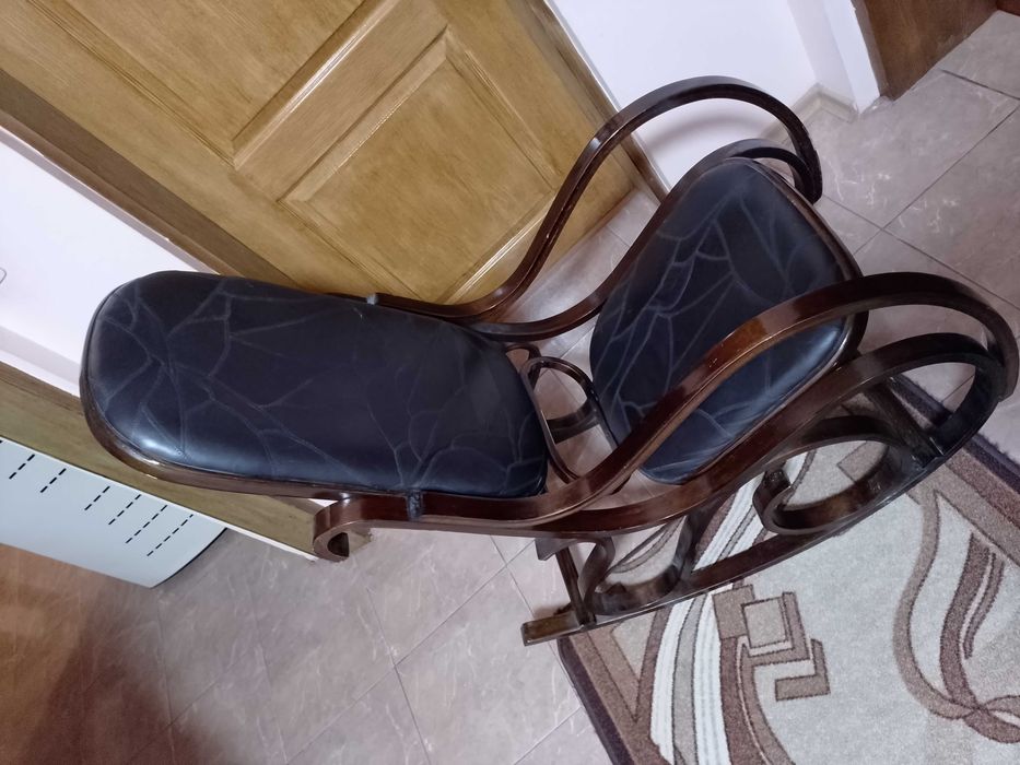 Люлеещ се стол с кожа