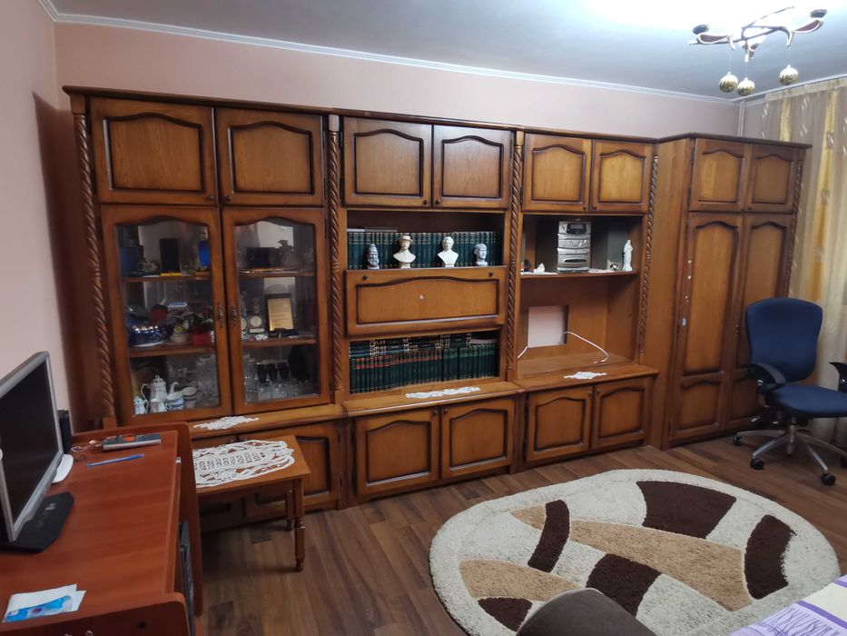 Apartament 4 camere, decomandat, etajul 1/4, mobilat și utilat, Roșiori de Vede