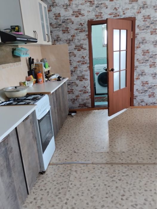 Срочно.продается частный дом, в центре Красного Яра.ыбырая дом 17.