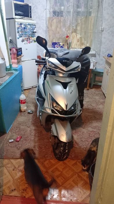 Скутер продам срочно