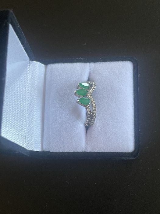 Пръстен с диаманти и изумруди (смарагди)!
