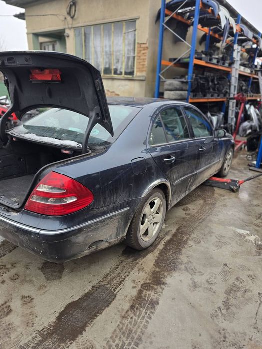 Mercedes e320 D 2003g На части само