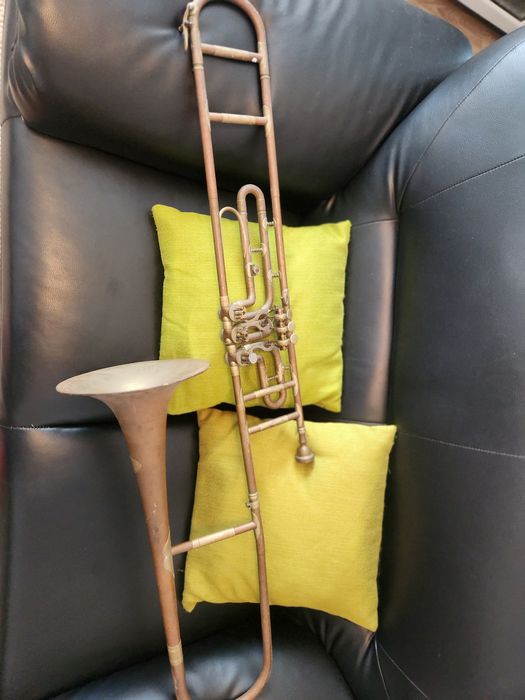 Trombon G. Hirsbrunner