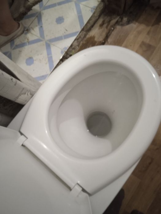 Продам унитаз в хорошем состоянии