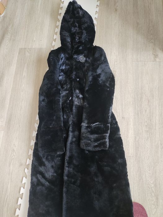 Мутоновая женская шуба