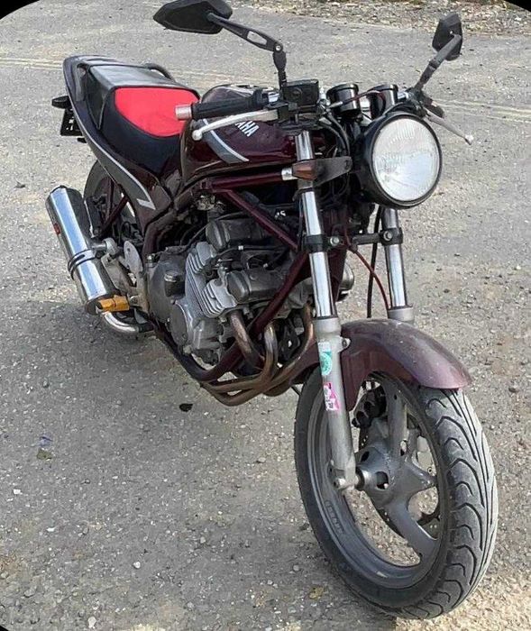 Motocicleta Yamaha xj 600 s