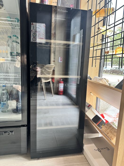 Frigider vinuri la Sommeliere SLS90DZ