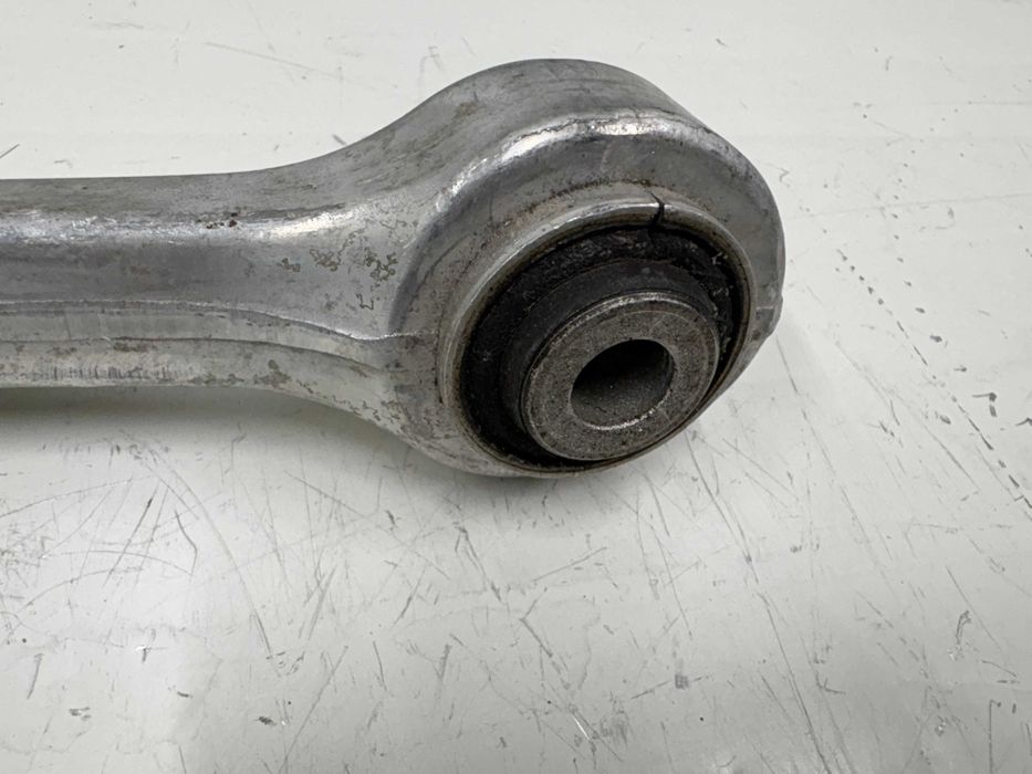 Заден ляв горен носач / Заден десен горен носач БМВ М2 М3 М4