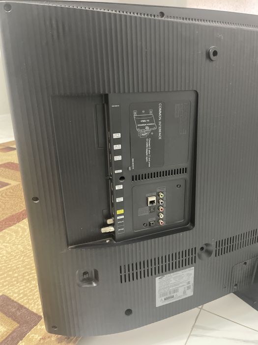 Продам телевизор на запчасти