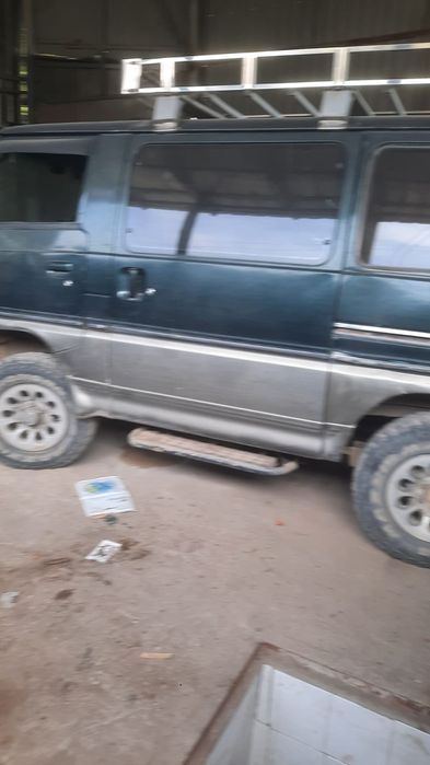 Mitsubishi Delica 1992год