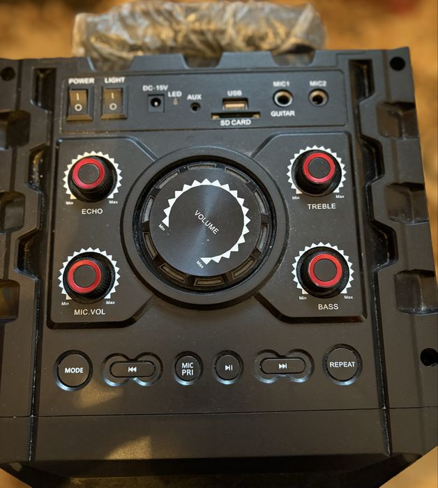 Vând Boxă Portabilă cu Bluetooth și USB