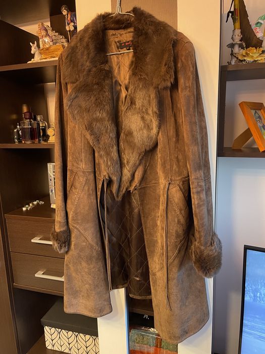 Haina superba piele intoarsa si blana