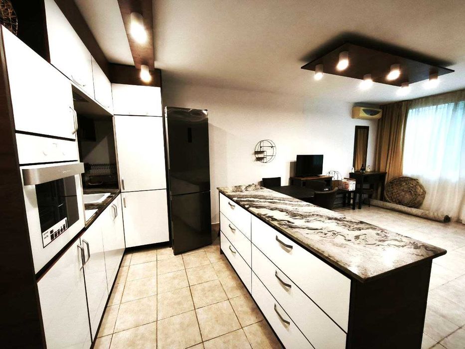 Дава се под наем Тристаен апартамент в Варна, Морска градина - 80 кв.м за 433.5 € - Снимка #1