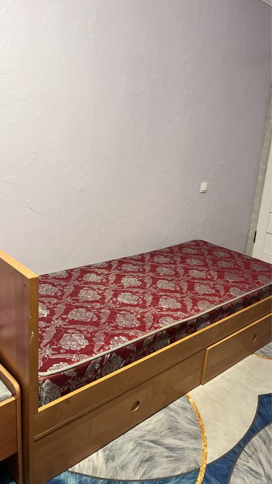 Односпальная кровать