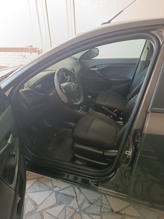 Автотранспорт Лада Веста