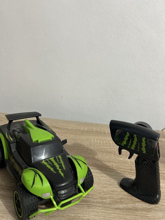 Masina cu telecomanda