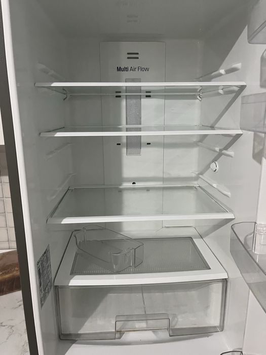 Холодильник LG сатылады