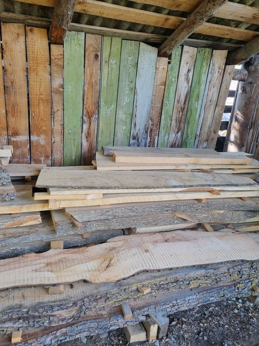 De vânzare dulapi de frasin diferite grosimi și ceva dulap de păr