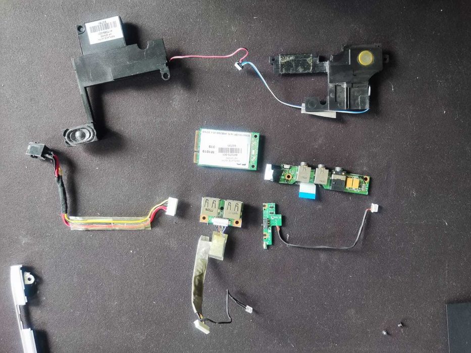 Ноутбук HP Pavillion DV2000 по запчастям