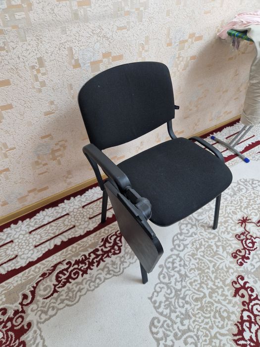 Продам стулья для офиса и не только