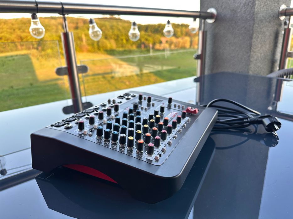 Mixer Allen & Heath ZEDi-10 FX – Semiprofesional cu interfață USB