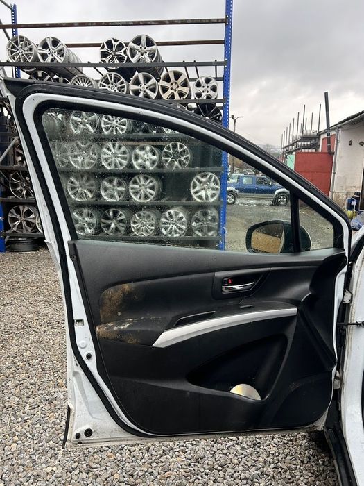 Usa Stanga Fata Suzuki SX4 S - Cross II 2013 - 2016 SUV 4 Usi Alb ZNL (1410)