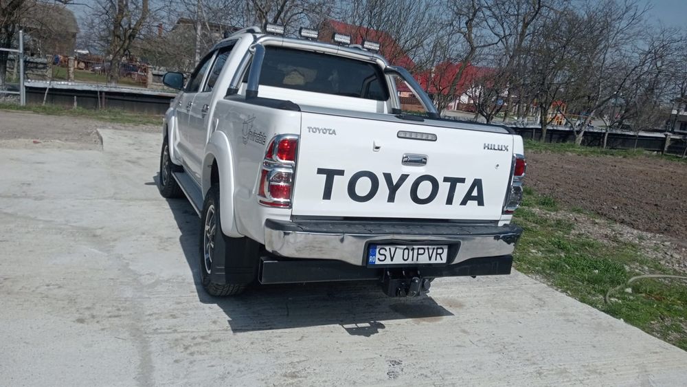 Toyota Hilux 3.0 automat 2015, recent înmatriculat, accept variante +- dif