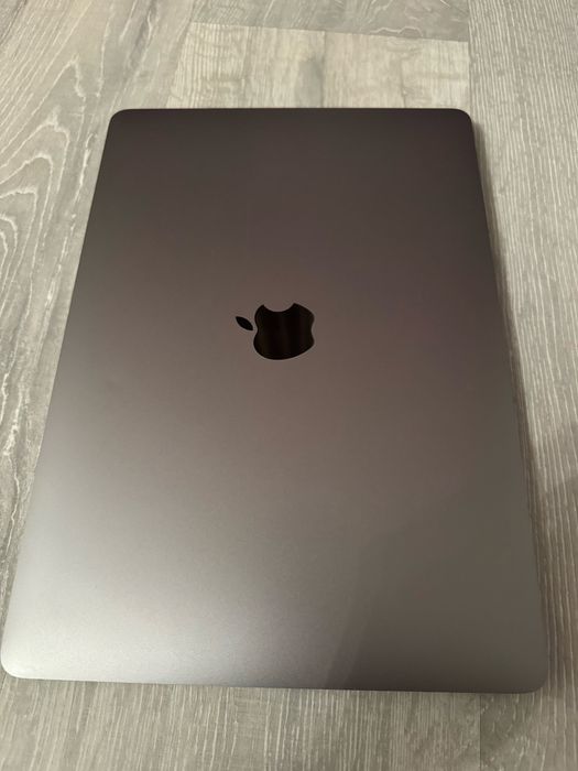 MacBook Air 13” Apple M1 (2020) – 8GB RAM, 256GB SSD Space Gray