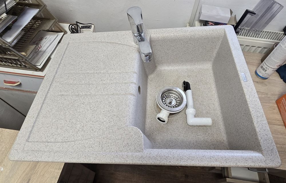 Vând chiuvete blanco