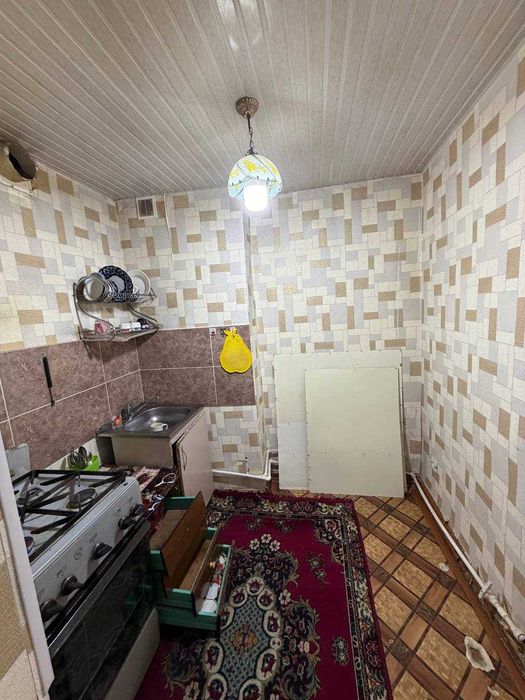 Продается 2 комнатная квартира - подходящая под нежилое 50 м2 на БИЙ.