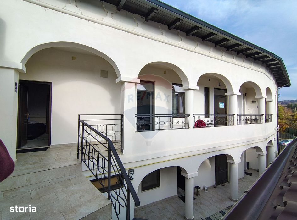 Proprietate speciala, doua vile de patrimoniu restaurate integral