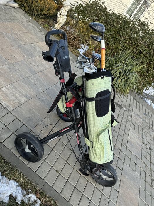 Set cu carut pentru golf