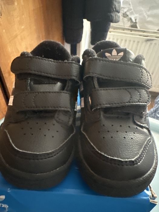 Маратонки Адидас 23 номер