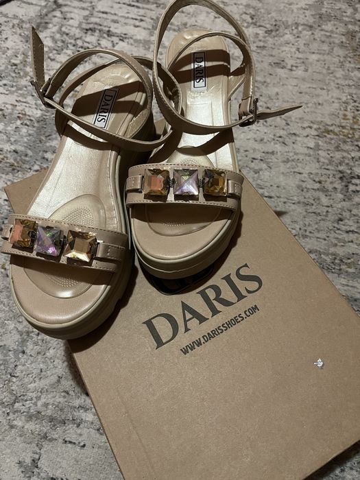 Дамски сандали DARIS