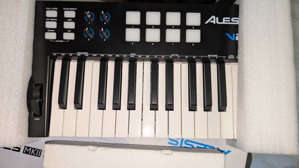 Alesis V25 MKII - MIDI клавиатура (НОВА, с гаранция и касова бележка)