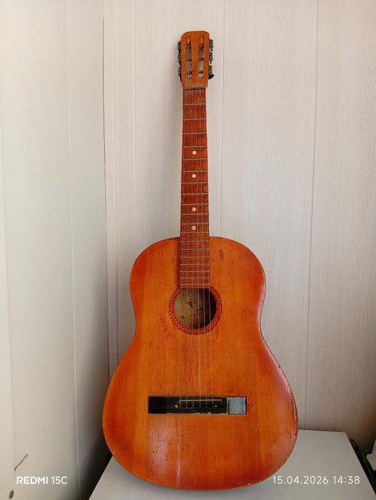 Срочно продам гитару