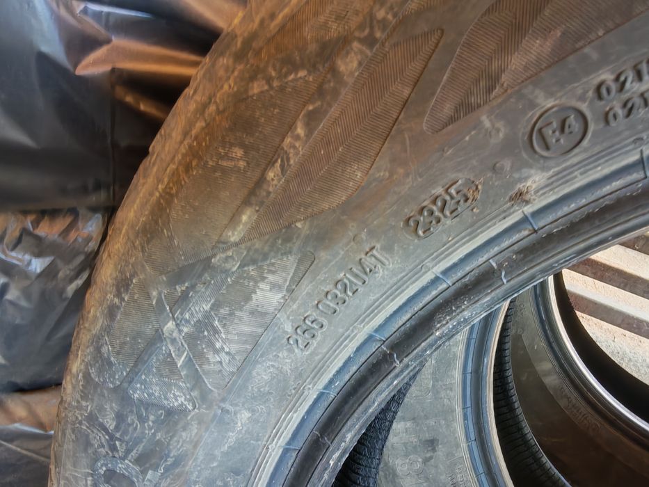 Vând 4 cauciucuri de vara Continental 215/60/R18-H98