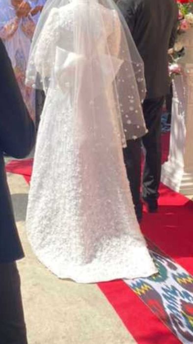 Келин куйнек сотилади. Арзонлади 1 млн сум