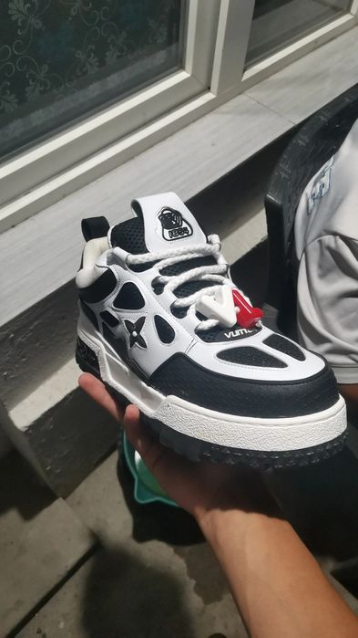 Adidași louis vuitton