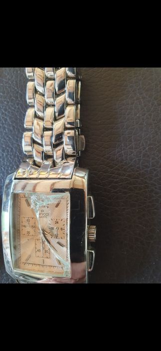 Часовници - мъжките са работещи