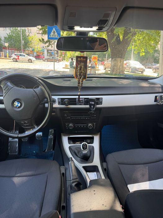 BMW 3 Series 2011 — imagine 5