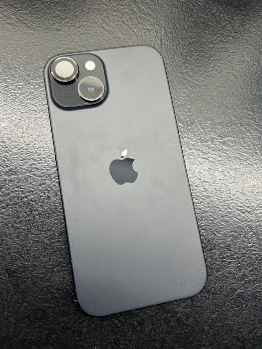 Продам Iphone 15 128