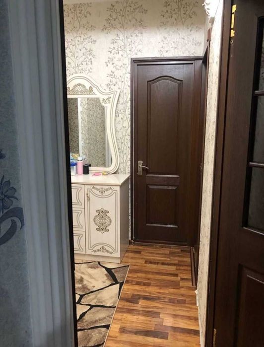 Юнусабад18, 2/4/4 Кирпичный 77серия не торец