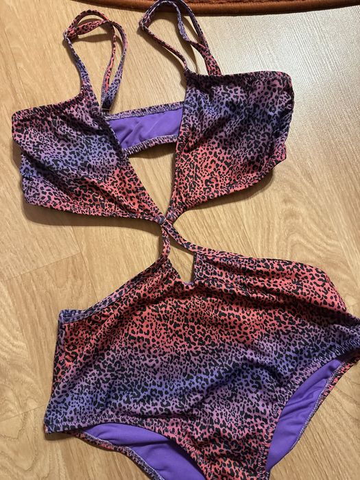 Costum de baie intreg