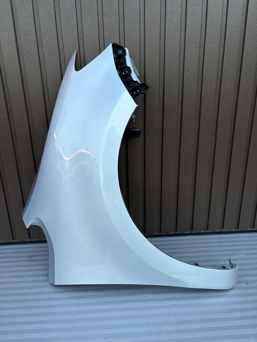 Aripa dr fata vw Sharan 7N cod de culoare LA7W 2011-2015