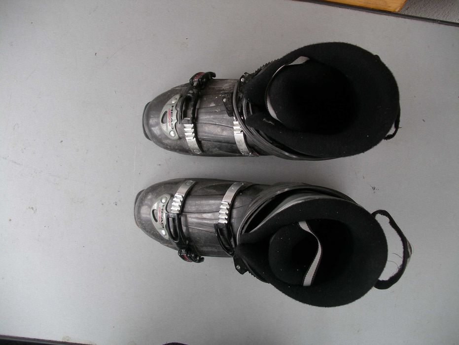 Ски обувки номер 48