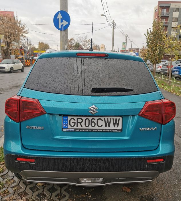 Suzuki Vitara 12.2019,automată,benzină, euro 6, carte service la zi doar la reprezentanță. Cumpărată de nouă din țară Accept test reprezentanță