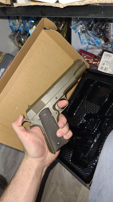 Игрушка металичиские пистолет