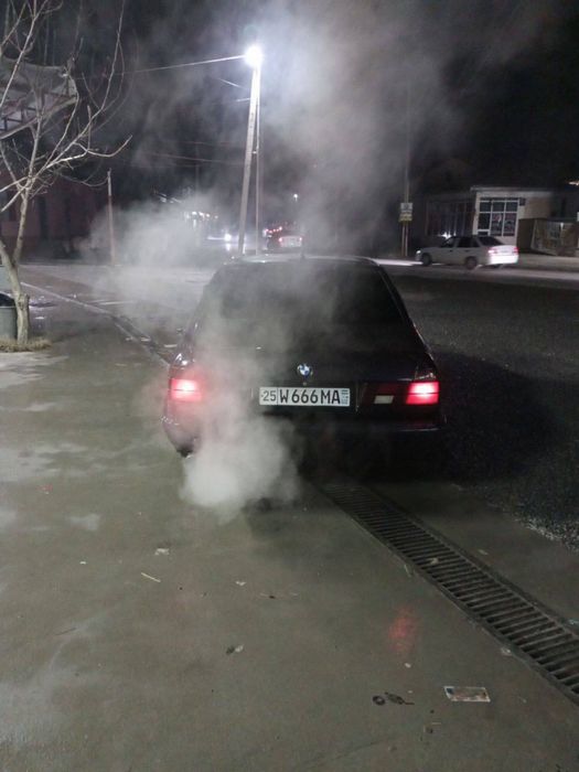 BMW E32 735i sotiladi